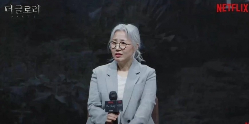 Biên kịch Kim Eun Sook cho biết chính câu hỏi của con gái đã khiến bà lên ý tưởng để viết The Glory. Biên kịch Kim Eun Sook cho biết chính câu hỏi của con gái đã khiến bà lên ý tưởng để viết The Glory.