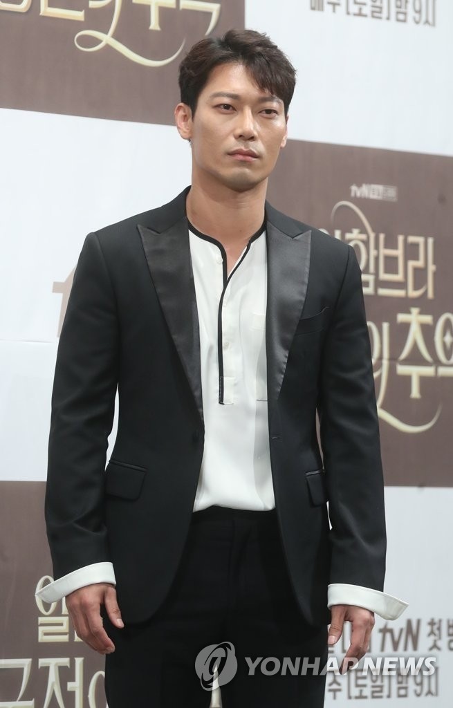 Diễn viên Park Hoon Diễn viên Park Hoon