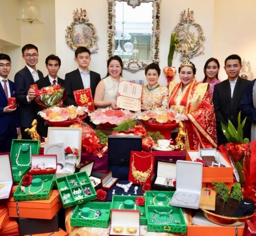 Hôn lễ quá hào nhoáng. Hôn lễ quá hào nhoáng.