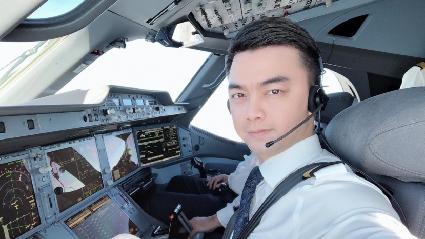 Sau khi từ giã nghiệp diễn, Hà Duy chuyển hướng sang làm phi công. Sau khi từ giã nghiệp diễn, Hà Duy chuyển hướng sang làm phi công.