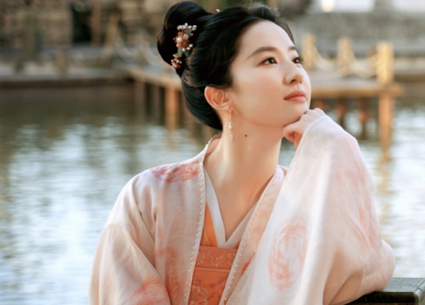Thời gian gần đây, Lưu Diệc Phi thành công với Mộng Hoa Lục và Đi Đến Nơi Có Gió. Thời gian gần đây, Lưu Diệc Phi thành công với Mộng Hoa Lục và Đi Đến Nơi Có Gió.