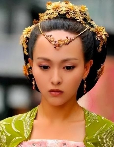 Tạo hình cổ trang là 'quá khứ đen tối' của Đường Yên. Tạo hình cổ trang là 'quá khứ đen tối' của Đường Yên.