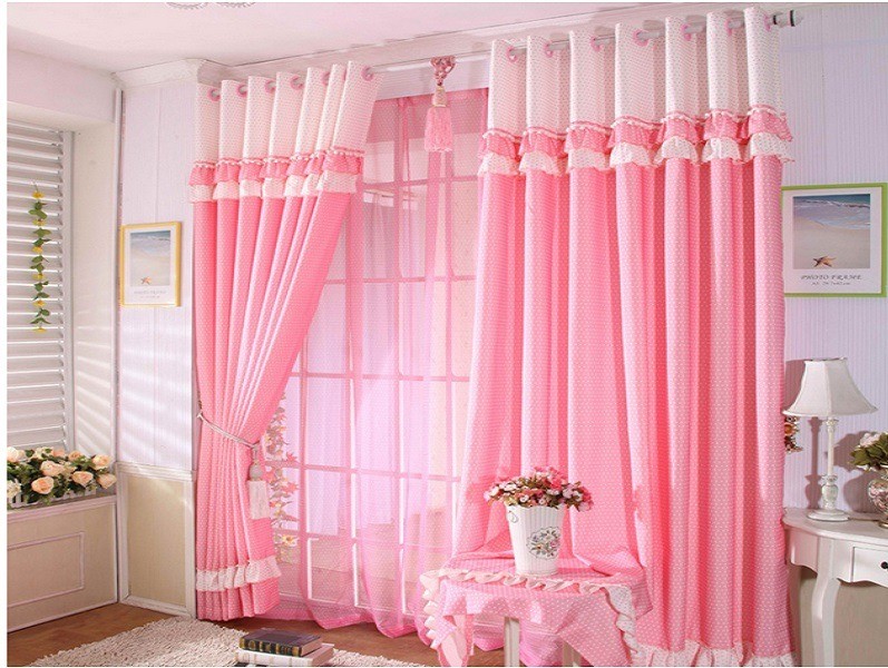 Rèm cửa hồng kích đào hoa vận, không phù hợp để dùng trong phòng của cặp đôi. Ảnh minh họa: Internet Rèm cửa hồng kích đào hoa vận, không phù hợp để dùng trong phòng của cặp đôi. Ảnh minh họa: Internet