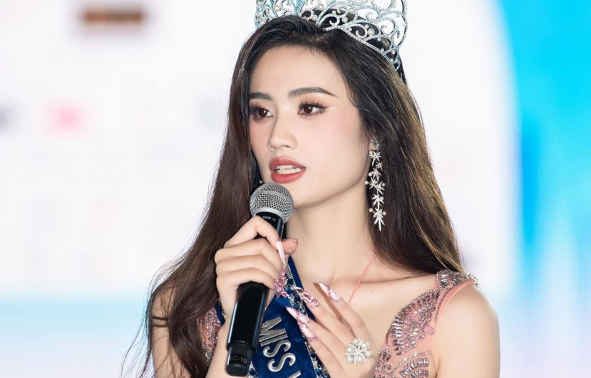 Ý Nhi vướng quá nhiều ồn ào về phát ngôn chỉ trong một thời gian ngắn sau đăng quang. Ảnh: Internet Ý Nhi vướng quá nhiều ồn ào về phát ngôn chỉ trong một thời gian ngắn sau đăng quang. Ảnh: Internet