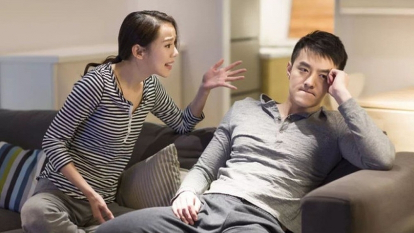 Khi có người khác, phụ nữ không còn dành trái tim, tâm tư, tình cảm cho chồng nữa. Cô ấy sẽ thấy chán ghét và cáu giận vô cớ với chồng. Ảnh minh họa: Internet Khi có người khác, phụ nữ không còn dành trái tim, tâm tư, tình cảm cho chồng nữa. Cô ấy sẽ thấy chán ghét và cáu giận vô cớ với chồng. Ảnh minh họa: Internet