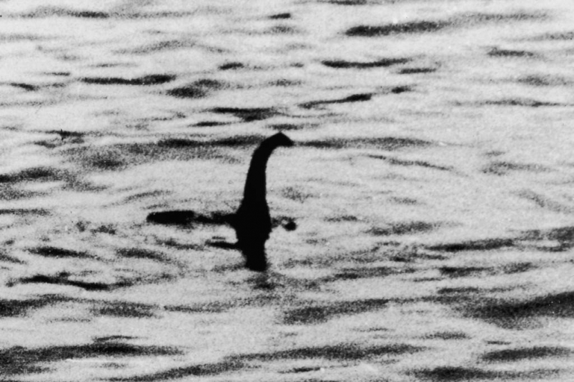 Một bức ảnhn gây tranh cãi và thường bị vạch trần về Quái vật hồ Loch Ness, gần Inverness, Scotland, ngày 19/4/1934. Ảnh: Getty Một bức ảnhn gây tranh cãi và thường bị vạch trần về Quái vật hồ Loch Ness, gần Inverness, Scotland, ngày 19/4/1934. Ảnh: Getty