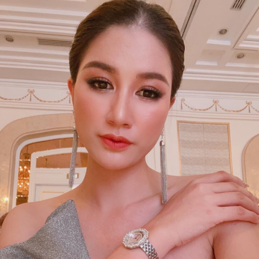 Dù ăn nói bỗ bã nhưng cựu người mẫu vẫn có cách dạy con khiến nhiều người nể phục Dù ăn nói bỗ bã nhưng cựu người mẫu vẫn có cách dạy con khiến nhiều người nể phục