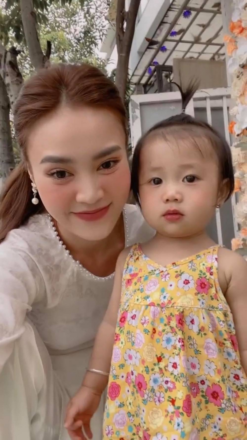 Nữ diễn viên khoe ảnh chụp cùng cháu gái. (Ảnh: Chụp màn hình) Nữ diễn viên khoe ảnh chụp cùng cháu gái. (Ảnh: Chụp màn hình)