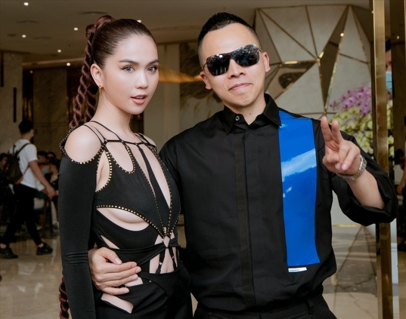 Vũ Khắc Tiệp, Ngọc Trinh bị tố 'sống ảo', dùng hàng pha-ke. (Ảnh: FBNV) Vũ Khắc Tiệp, Ngọc Trinh bị tố 'sống ảo', dùng hàng pha-ke. (Ảnh: FBNV)