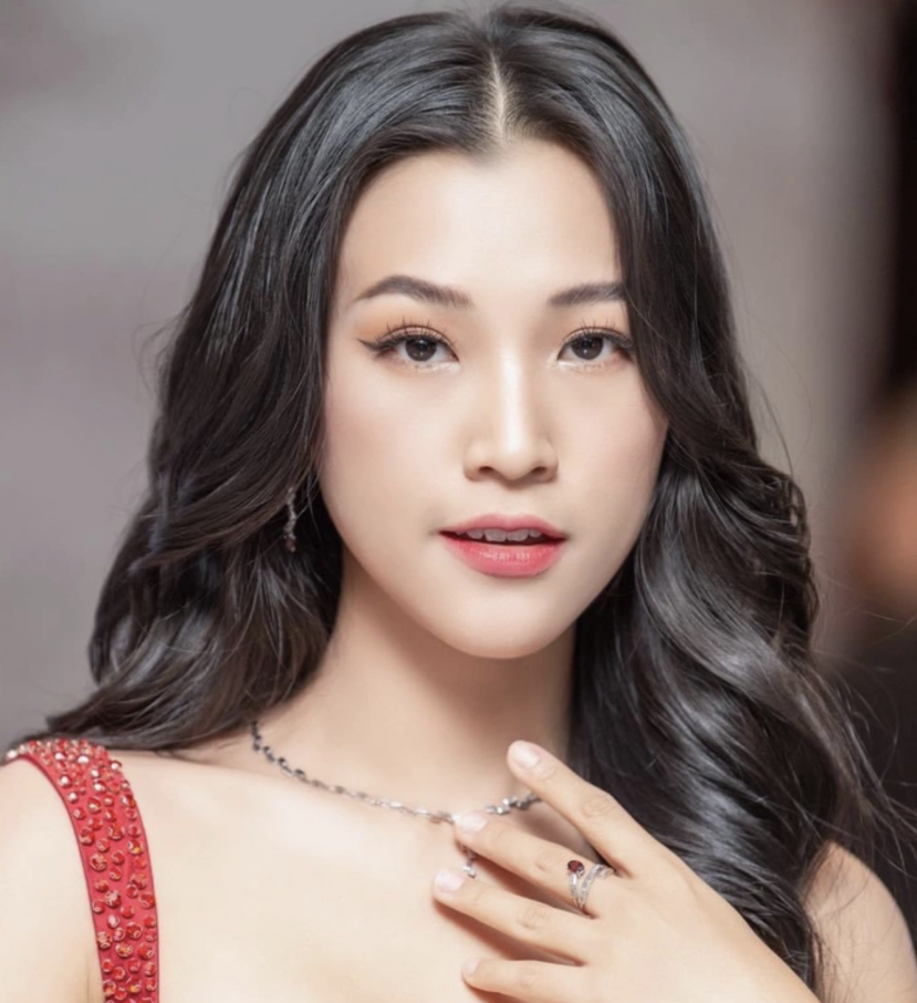Hậu ly hôn chồng ngoại quốc, Á hậu Hoàng Oanh ngày càng thăng hạng nhan sắc. Ảnh: Internet Hậu ly hôn chồng ngoại quốc, Á hậu Hoàng Oanh ngày càng thăng hạng nhan sắc. Ảnh: Internet