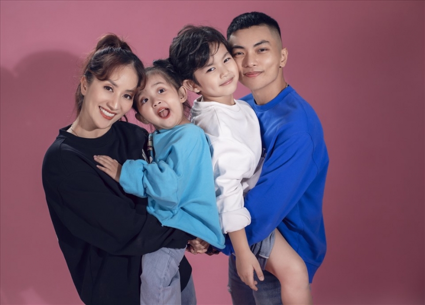 Cuộc sống hạnh phúc của Khánh Thi và Phan Hiển sau khi trải qua nhiều rào cản. Ảnh: Internet Cuộc sống hạnh phúc của Khánh Thi và Phan Hiển sau khi trải qua nhiều rào cản. Ảnh: Internet