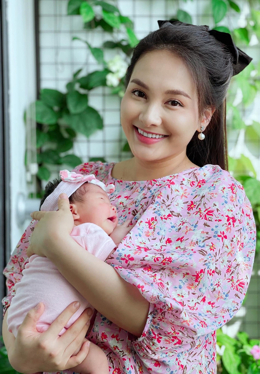 Bảo Thanh mới sinh em bé thứ 2 và đã vắng bóng màn ảnh được 2 năm. Ảnh: Internet Bảo Thanh mới sinh em bé thứ 2 và đã vắng bóng màn ảnh được 2 năm. Ảnh: Internet