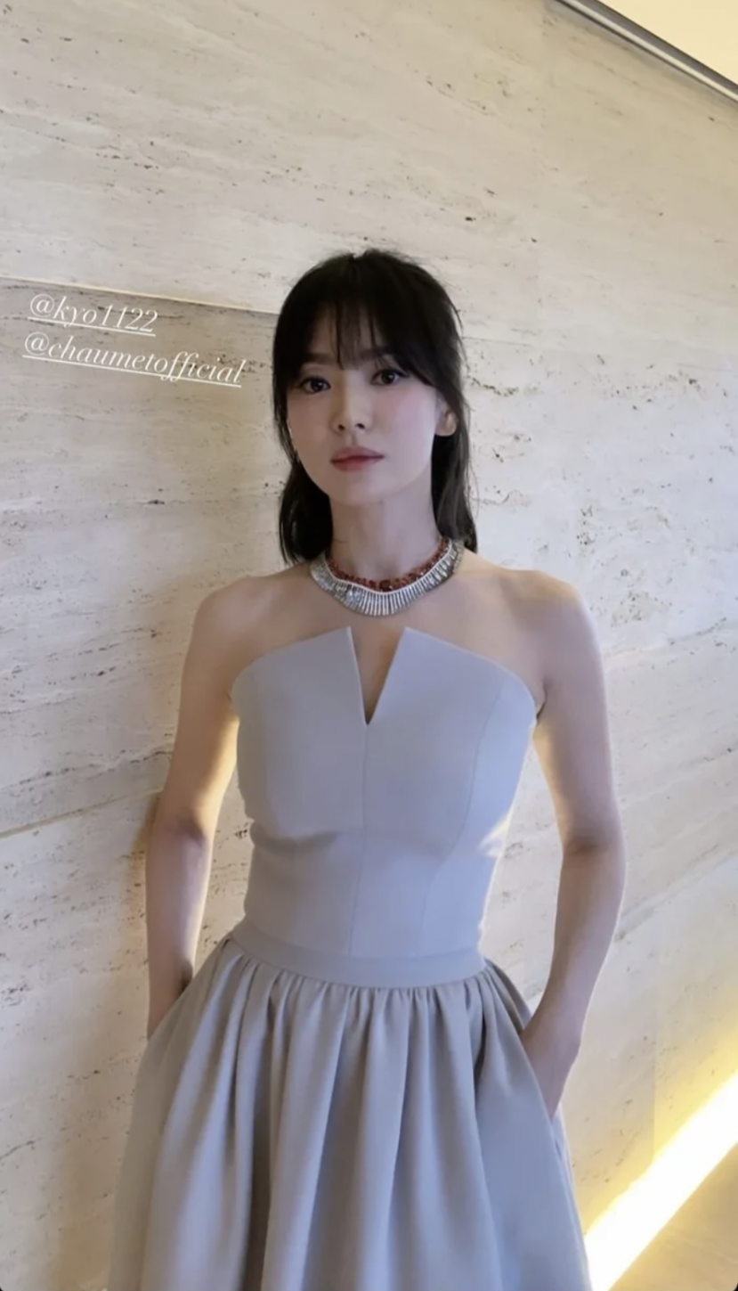 Loạt ảnh thời trang, trẻ trung của song Hye Kyo gây sốt thời gian gần đây. Ảnh: Internet Loạt ảnh thời trang, trẻ trung của song Hye Kyo gây sốt thời gian gần đây. Ảnh: Internet