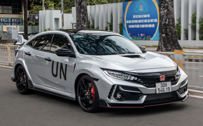 Mục sở thị chiếc Honda Civic Type R độc nhất Việt Nam của 'vua cafe' Đặng Lê Nguyên Vũ - Ảnh 1 Mục sở thị chiếc Honda Civic Type R độc nhất Việt Nam của 'vua cafe' Đặng Lê Nguyên Vũ - Ảnh 1