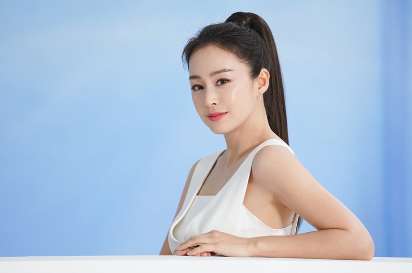 Kim Tae Hee được xem là 'quốc bảo nhan sắc'. Ảnh: Internet Kim Tae Hee được xem là 'quốc bảo nhan sắc'. Ảnh: Internet