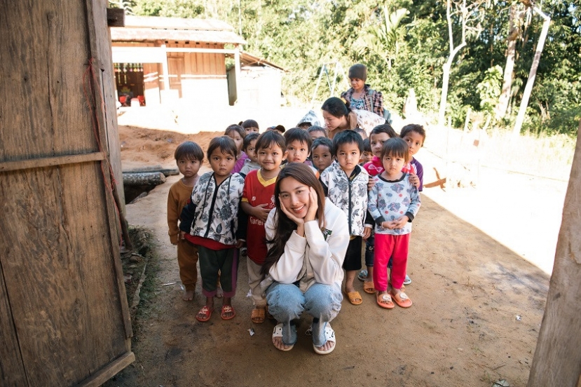 Lên đồ sương sương dạo phố, Thùy Tiên nhận cơn mưa lời khen vì visual đỉnh cao - Ảnh 3 Lên đồ sương sương dạo phố, Thùy Tiên nhận cơn mưa lời khen vì visual đỉnh cao - Ảnh 3
