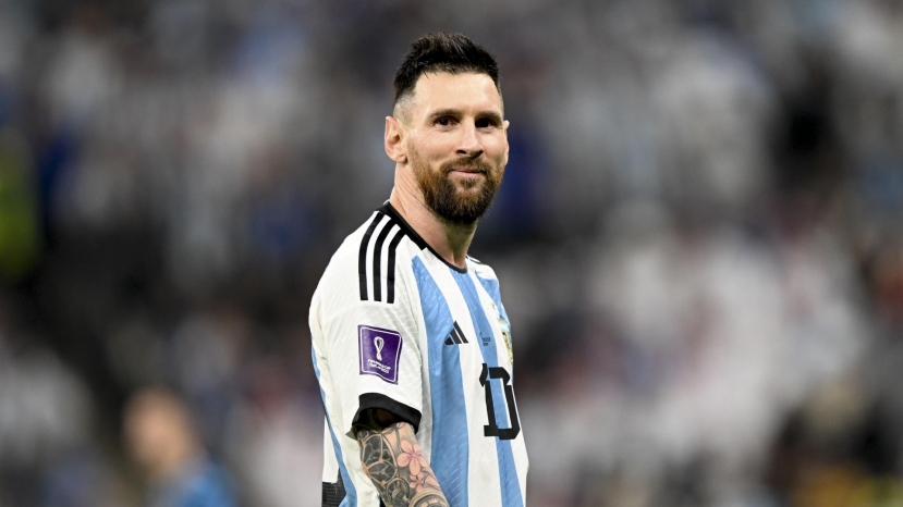 Khoảnh khắc Messi cùng tuyển của mình đăng quang ngôi vô địch World Cup đã đặt dấu chấm hết cho những tranh cãi xem ai là cầu thủ vĩ đại nhất mọi thời đại. Ảnh: Internet Khoảnh khắc Messi cùng tuyển của mình đăng quang ngôi vô địch World Cup đã đặt dấu chấm hết cho những tranh cãi xem ai là cầu thủ vĩ đại nhất mọi thời đại. Ảnh: Internet