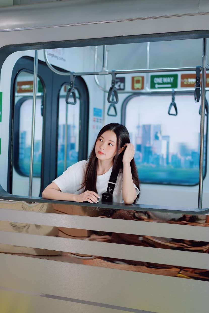 Midu khiến dân tình 'rớt hố u mê' khi xả loạt ảnh khoe nhan sắc trong veo, nói một câu khiến ai cũng gật gù - Ảnh 7 Midu khiến dân tình 'rớt hố u mê' khi xả loạt ảnh khoe nhan sắc trong veo, nói một câu khiến ai cũng gật gù - Ảnh 7
