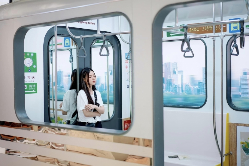 Midu khiến dân tình 'rớt hố u mê' khi xả loạt ảnh khoe nhan sắc trong veo, nói một câu khiến ai cũng gật gù - Ảnh 4 Midu khiến dân tình 'rớt hố u mê' khi xả loạt ảnh khoe nhan sắc trong veo, nói một câu khiến ai cũng gật gù - Ảnh 4