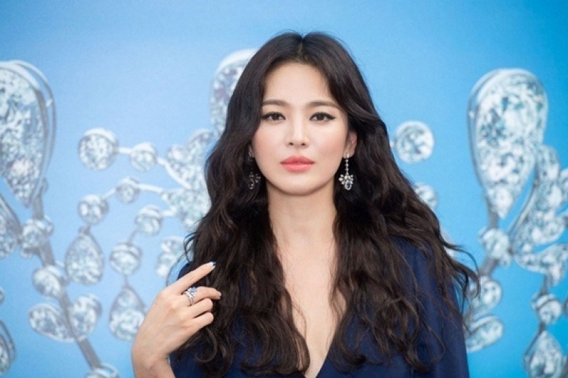 Song Joong Ki thông báo kết hôn với bạn gái người Anh sau khi ly hôn Song Hye Kyo. Ảnh: Internet Song Joong Ki thông báo kết hôn với bạn gái người Anh sau khi ly hôn Song Hye Kyo. Ảnh: Internet