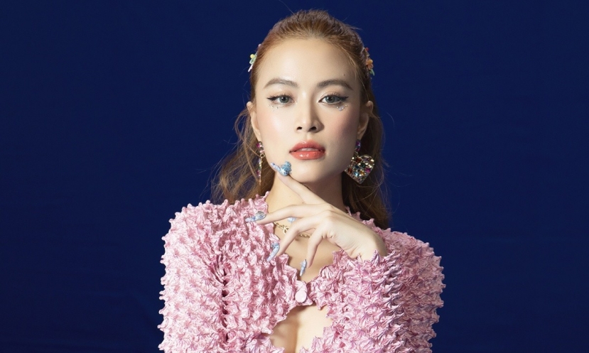 Hoàng Thùy Linh chạm trán 'chị đại' Mỹ Tâm trong cuộc đua đề cử giải cống hiến 2023 - Ảnh 1 Hoàng Thùy Linh chạm trán 'chị đại' Mỹ Tâm trong cuộc đua đề cử giải cống hiến 2023 - Ảnh 1