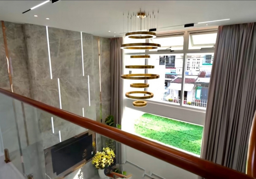 Choáng ngợp với căn hộ bề thế của vợ chồng Thu Trang - Tiến Luật ở ngoại ô thành phố - Ảnh 1 Choáng ngợp với căn hộ bề thế của vợ chồng Thu Trang - Tiến Luật ở ngoại ô thành phố - Ảnh 1
