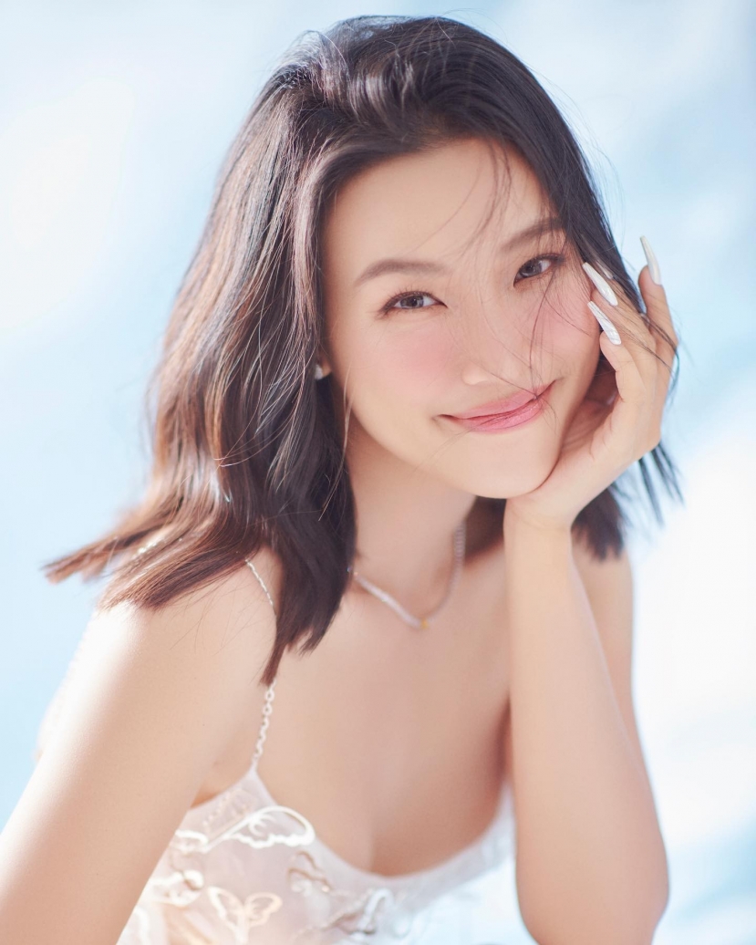 Hoàng Oanh ngày càng thăng hạng nhan sắc ở thời điểm hiện tại. Ảnh: Facebook Hoàng Oanh ngày càng thăng hạng nhan sắc ở thời điểm hiện tại. Ảnh: Facebook
