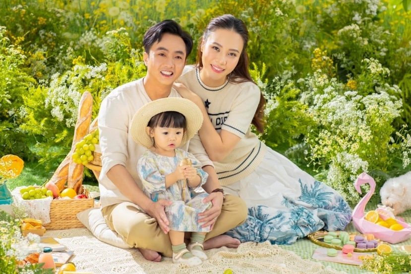 Gia đình nhỏ của Cường Đôla và Đàm Thu Trang. Ảnh: Internet Gia đình nhỏ của Cường Đôla và Đàm Thu Trang. Ảnh: Internet
