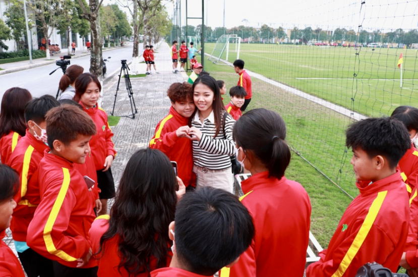 Huỳnh Như chính là tấm gương cho các cầu thủ nữ noi theo. Ảnh: Zing Huỳnh Như chính là tấm gương cho các cầu thủ nữ noi theo. Ảnh: Zing