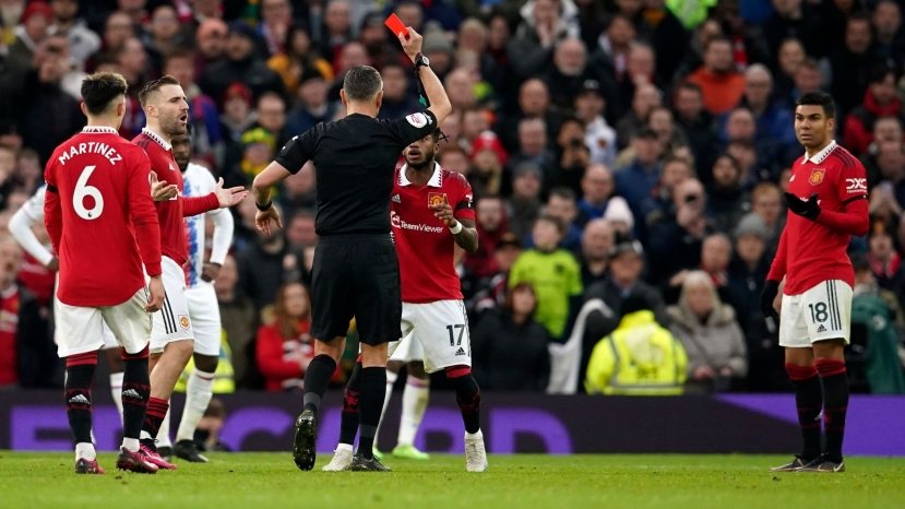 Các cầu thủ Man United và Crystal Palace không giữ được bình tĩnh trong trận đấu và cả hai phải nhận án phạt từ FA. Ảnh: Skysports Các cầu thủ Man United và Crystal Palace không giữ được bình tĩnh trong trận đấu và cả hai phải nhận án phạt từ FA. Ảnh: Skysports