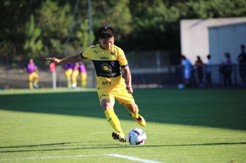 Quang Hải có nên về Thai League? Ảnh: Pau FC Quang Hải có nên về Thai League? Ảnh: Pau FC