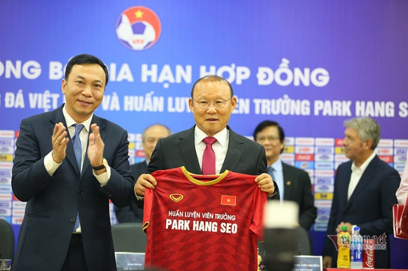 Dù trong trường hợp không dẫn dắt bóng đá Việt Nam, thầy Park vẫn muốn cống hiến thêm cho công tác đào tạo trẻ. Ảnh: Vietnamnet Dù trong trường hợp không dẫn dắt bóng đá Việt Nam, thầy Park vẫn muốn cống hiến thêm cho công tác đào tạo trẻ. Ảnh: Vietnamnet