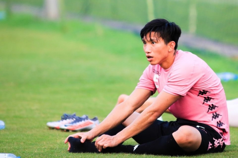 Đoàn Văn Hậu gặp chấn thương sụn chêm trong một buổi tập với CLB Hà Nội từ hồi tháng 10/2020 và chưa thể trở lại. Ảnh: Internet Đoàn Văn Hậu gặp chấn thương sụn chêm trong một buổi tập với CLB Hà Nội từ hồi tháng 10/2020 và chưa thể trở lại. Ảnh: Internet