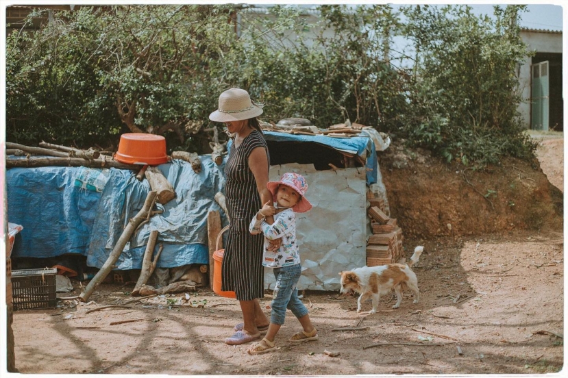 Cảm động câu chuyện người mẹ đầu óc không bình thường, phải nuôi con một mình - Ảnh 6 Cảm động câu chuyện người mẹ đầu óc không bình thường, phải nuôi con một mình - Ảnh 6