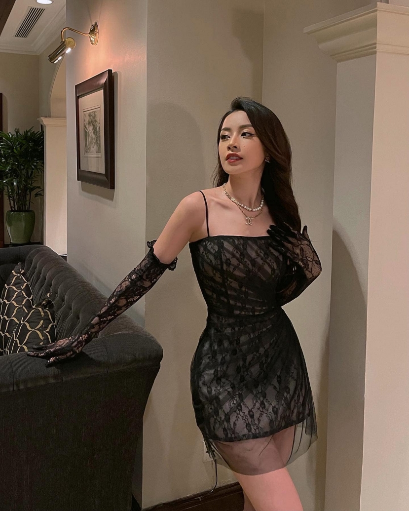 Báo Trung gọi Chi Pu là 'đệ nhất mỹ nữ Việt Nam', dân tình mỉa mai: 'Chắc chưa nghe đến giọng hát' - Ảnh 3 Báo Trung gọi Chi Pu là 'đệ nhất mỹ nữ Việt Nam', dân tình mỉa mai: 'Chắc chưa nghe đến giọng hát' - Ảnh 3