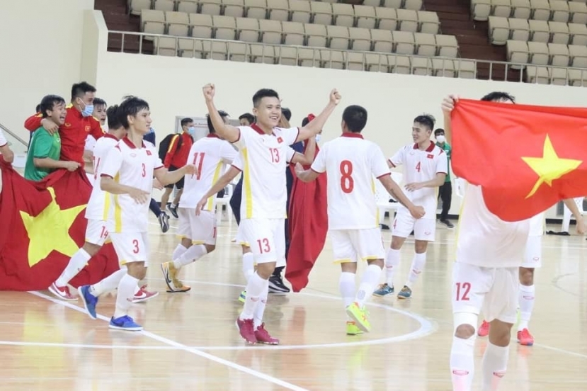 Dù đây là lần thứ 2 được tham dự World Cup nhưng cảm xúc dâng trào vẫn là điều vẹn nguyên với các cầu thủ futsal Việt Nam. Ảnh: Internet Dù đây là lần thứ 2 được tham dự World Cup nhưng cảm xúc dâng trào vẫn là điều vẹn nguyên với các cầu thủ futsal Việt Nam. Ảnh: Internet