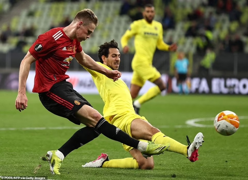 Sút trượt quả 11m định mệnh, De Gea khiến M.U kết thúc mùa giải tay trắng - Ảnh 1 Sút trượt quả 11m định mệnh, De Gea khiến M.U kết thúc mùa giải tay trắng - Ảnh 1