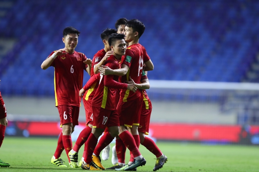 Đội hình Việt Nam vs UAE: Quang Hải trở lại gánh hàng tiền vệ, không còn chỗ cho Công Phượng? - Ảnh 1 Đội hình Việt Nam vs UAE: Quang Hải trở lại gánh hàng tiền vệ, không còn chỗ cho Công Phượng? - Ảnh 1