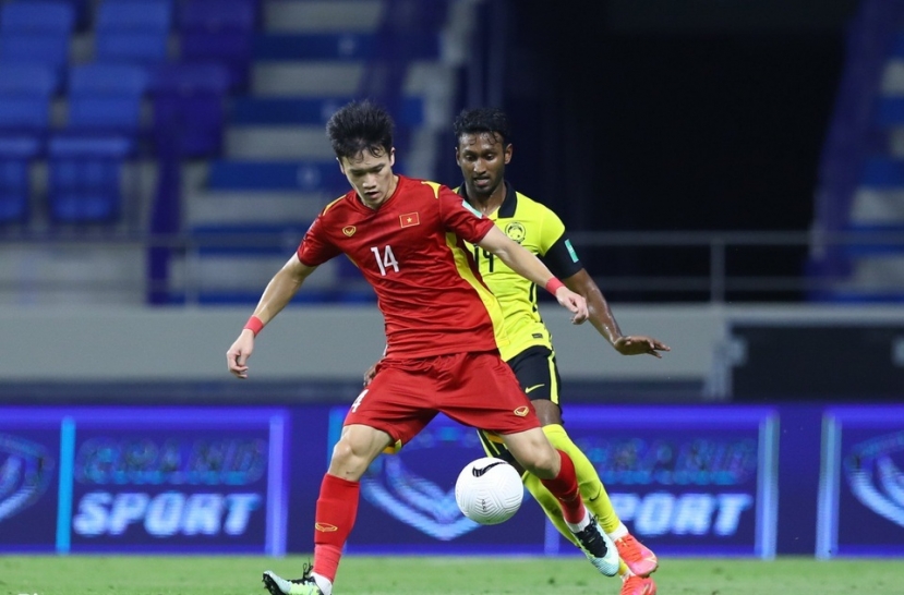 Đội hình Việt Nam vs UAE: Quang Hải trở lại gánh hàng tiền vệ, không còn chỗ cho Công Phượng? - Ảnh 2 Đội hình Việt Nam vs UAE: Quang Hải trở lại gánh hàng tiền vệ, không còn chỗ cho Công Phượng? - Ảnh 2