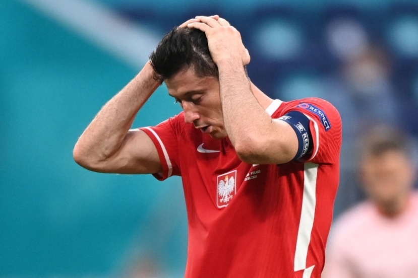 Lewandowski vừa mới bắt đầu vào form thì đội tuyển Ba Lan đã bị loại. Lewandowski vừa mới bắt đầu vào form thì đội tuyển Ba Lan đã bị loại.