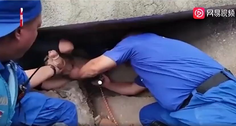 Mưa lũ lịch sử tại Trung Quốc: Em bé 4 tháng tuổi sống sót thần kỳ sau khi bị chôn vùi trong đống đổ nát gần 2 ngày - Ảnh 2 Mưa lũ lịch sử tại Trung Quốc: Em bé 4 tháng tuổi sống sót thần kỳ sau khi bị chôn vùi trong đống đổ nát gần 2 ngày - Ảnh 2