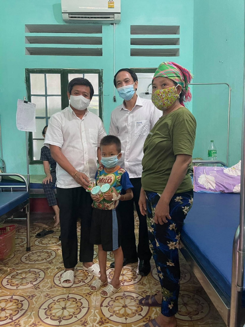 Ông Đoàn Ngọc Hải đem tặng chiếc xe cứu thương, kêu gọi quyên góp 3 tỷ để vượt qua đại dịch Covid-19 - Ảnh 5 Ông Đoàn Ngọc Hải đem tặng chiếc xe cứu thương, kêu gọi quyên góp 3 tỷ để vượt qua đại dịch Covid-19 - Ảnh 5