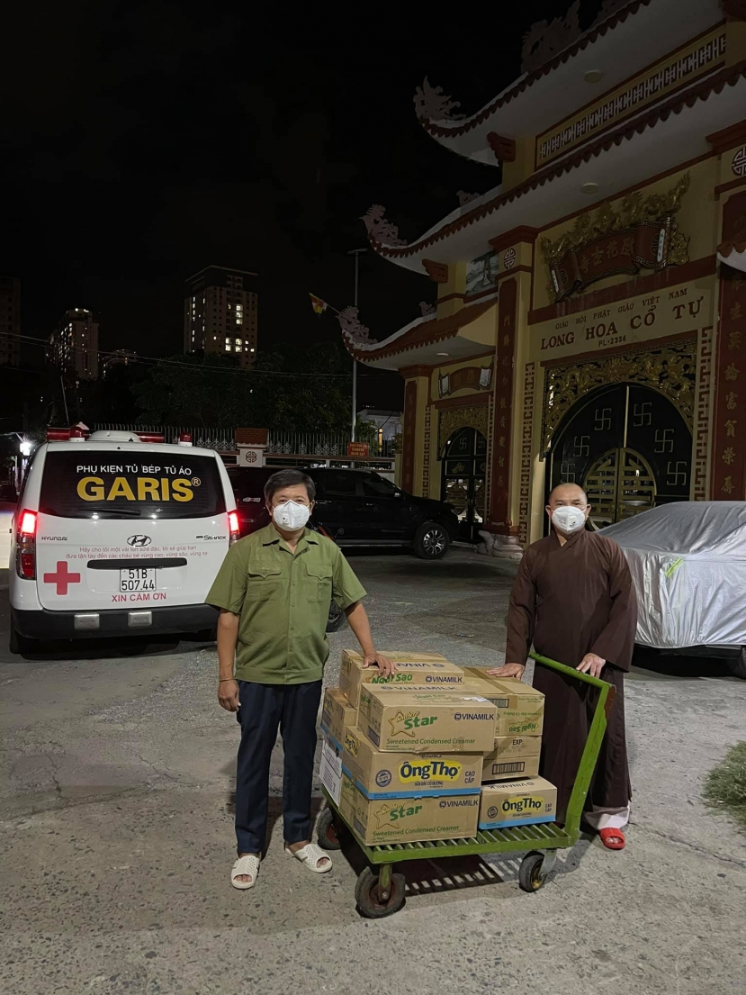 Ông Đoàn Ngọc Hải đem tặng chiếc xe cứu thương, kêu gọi quyên góp 3 tỷ để vượt qua đại dịch Covid-19 - Ảnh 3 Ông Đoàn Ngọc Hải đem tặng chiếc xe cứu thương, kêu gọi quyên góp 3 tỷ để vượt qua đại dịch Covid-19 - Ảnh 3