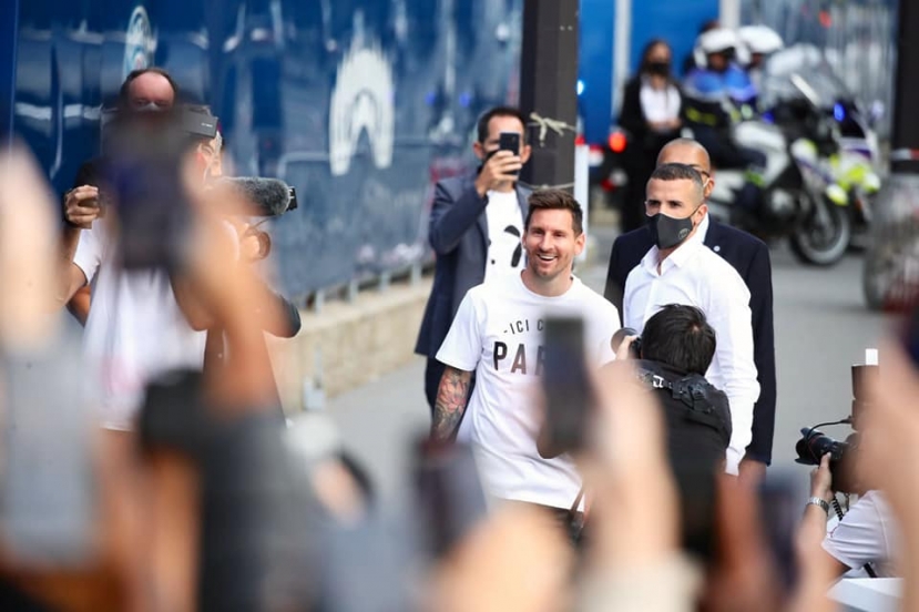 Messi lại cho Ronaldo 'hít khói' khi mới 'chân ướt chân ráo' ra mắt PSG - Ảnh 1 Messi lại cho Ronaldo 'hít khói' khi mới 'chân ướt chân ráo' ra mắt PSG - Ảnh 1