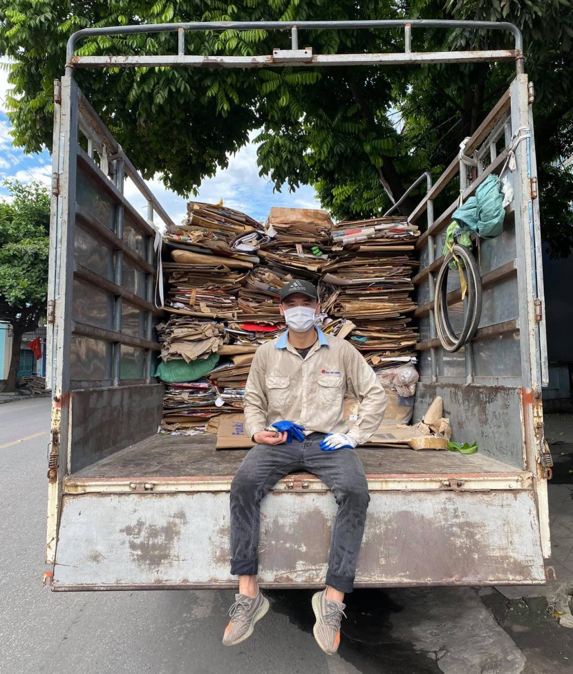 Trò cũ của HLV Park Hang-seo từng thi đấu tại Lào giờ về quê đi nhặt phế liệu, kiếm 200.000 đồng/ ngày vẫn thấy hạnh phúc - Ảnh 2 Trò cũ của HLV Park Hang-seo từng thi đấu tại Lào giờ về quê đi nhặt phế liệu, kiếm 200.000 đồng/ ngày vẫn thấy hạnh phúc - Ảnh 2