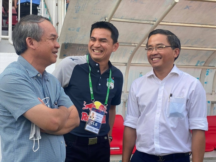 HAGL đứng trước nguy cơ mất chức vô địch V.League 2021, bầu Đức tuyên bố: 'Không quan tâm đến danh hiệu' - Ảnh 1 HAGL đứng trước nguy cơ mất chức vô địch V.League 2021, bầu Đức tuyên bố: 'Không quan tâm đến danh hiệu' - Ảnh 1