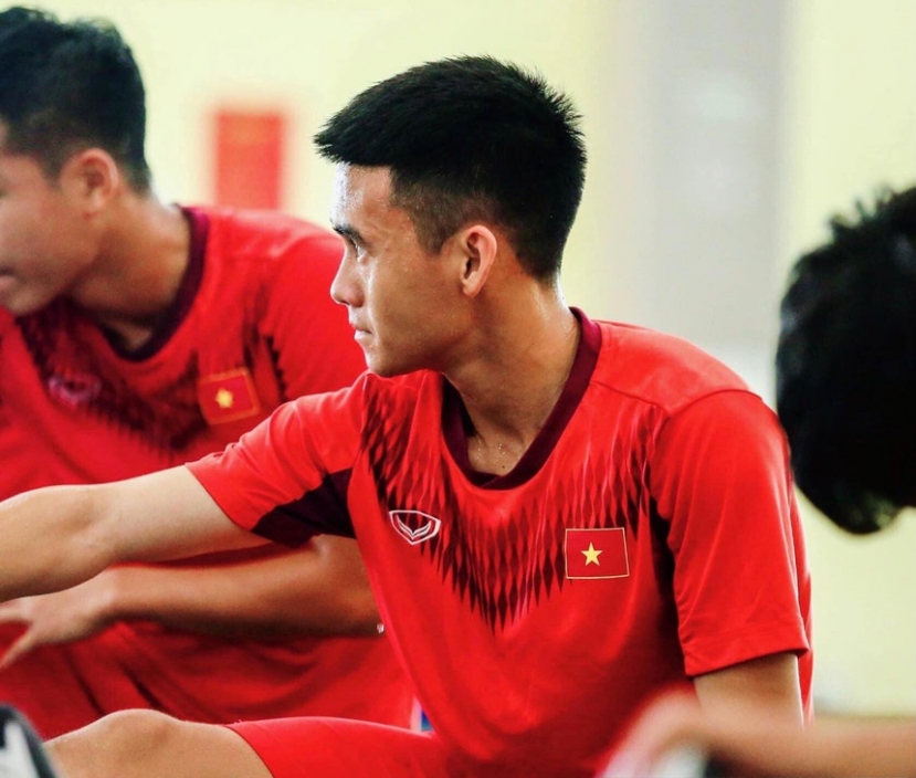 Cầu thủ Việt Nam và bi kịch khi V.League bị hủy: Người đi làm công nhân, kẻ đi nhặt phế liệu để mưu sinh - Ảnh 3 Cầu thủ Việt Nam và bi kịch khi V.League bị hủy: Người đi làm công nhân, kẻ đi nhặt phế liệu để mưu sinh - Ảnh 3