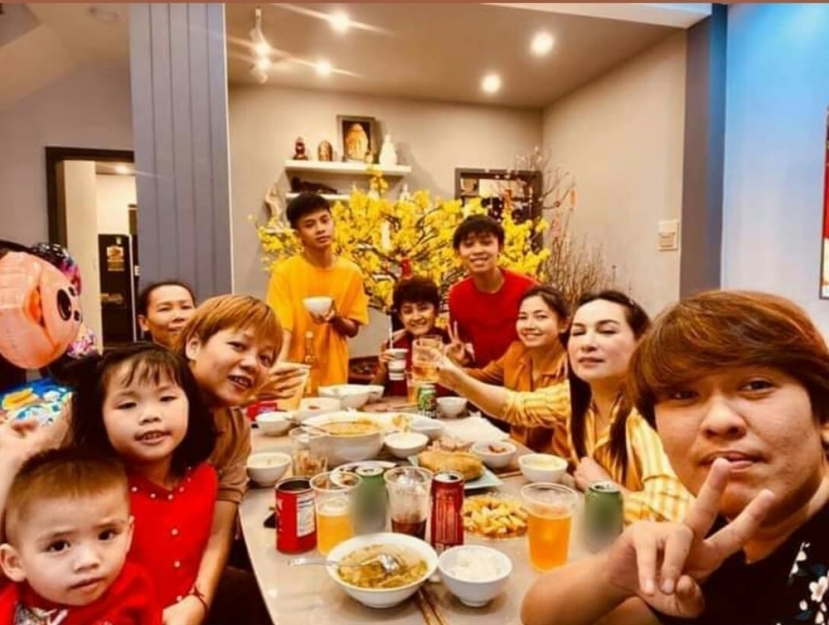Con trai Phi Nhung ân hận vì làm mẹ buồn, cầu nguyện nữ ca sĩ vượt qua Covid-19 - Ảnh 3 Con trai Phi Nhung ân hận vì làm mẹ buồn, cầu nguyện nữ ca sĩ vượt qua Covid-19 - Ảnh 3