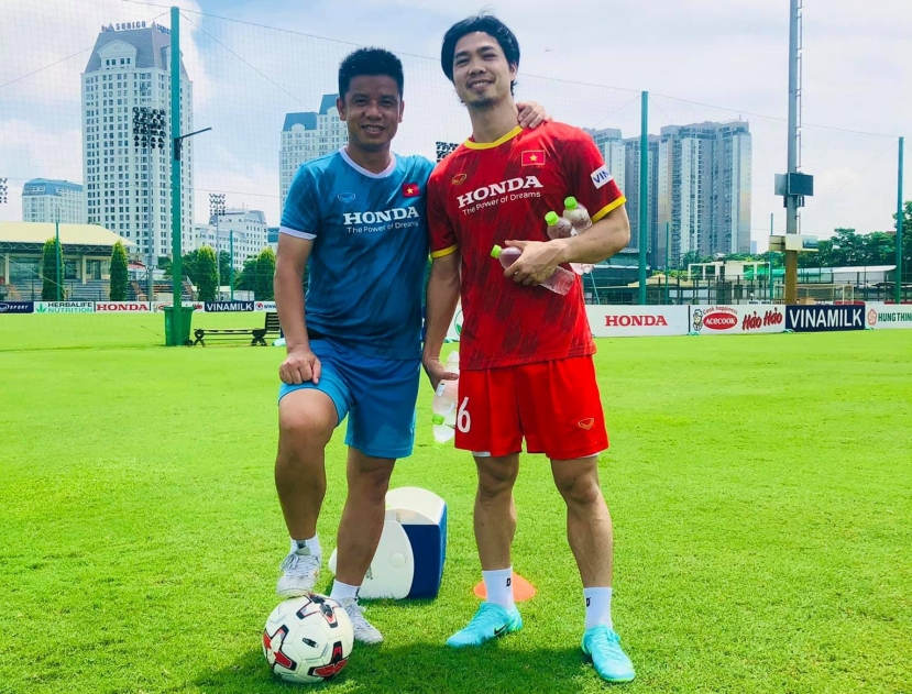 Bị chỉ trích chăm vợ bầu bỏ quên nghĩa vụ quốc gia, Công Phượng đã xuất hiện và chứng minh điều ngược lại - Ảnh 3 Bị chỉ trích chăm vợ bầu bỏ quên nghĩa vụ quốc gia, Công Phượng đã xuất hiện và chứng minh điều ngược lại - Ảnh 3