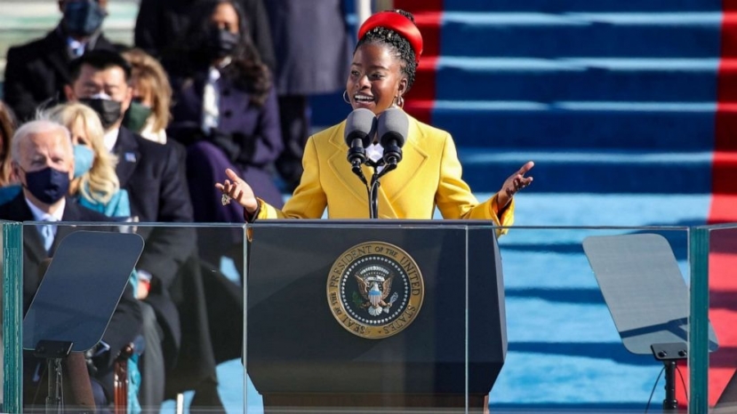 Nhà thơ trẻ Laureate Amanda Gorman phát biểu tại lễ nhậm chức của Tổn thống Joe Biden ngày 20/1/2021 ở Washington DC. Ảnh: Getty Nhà thơ trẻ Laureate Amanda Gorman phát biểu tại lễ nhậm chức của Tổn thống Joe Biden ngày 20/1/2021 ở Washington DC. Ảnh: Getty
